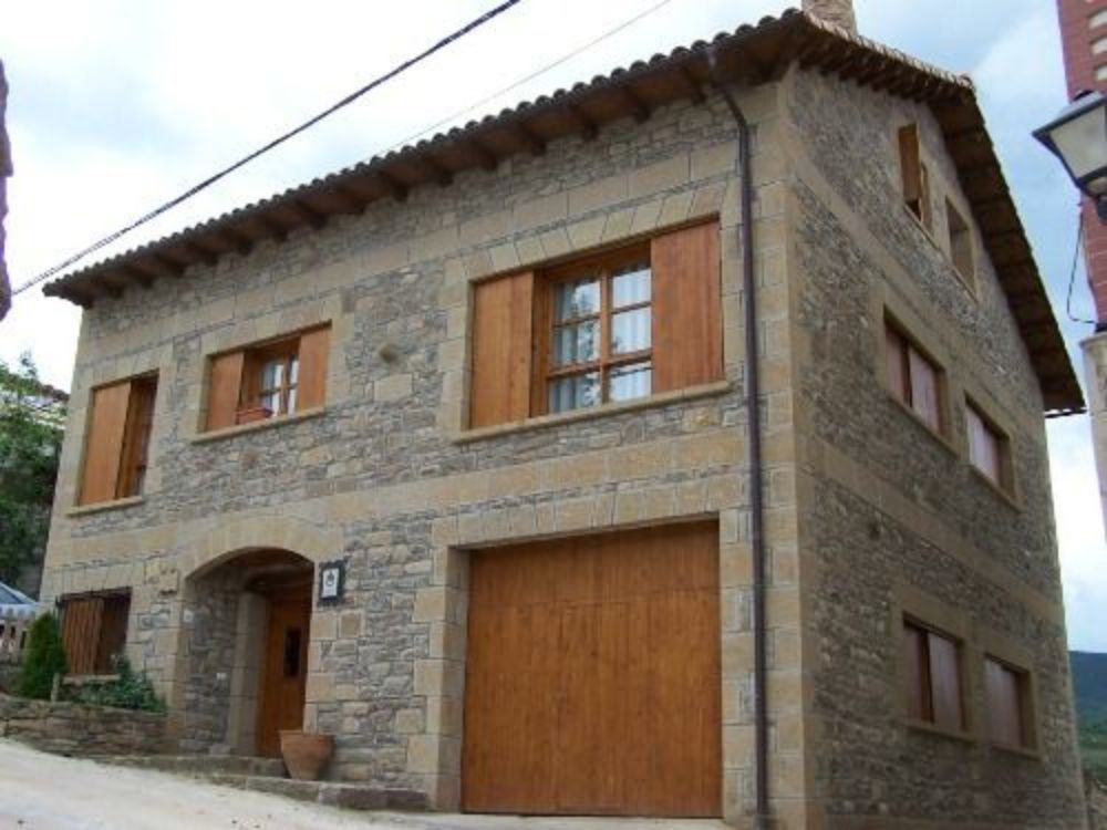 Casa Rural Bal D'Onsella y Restaurante Asador Jabalí